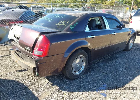 2005 Chrysler 300 Touring z USA, uszkodzony, nr VIN 2C3JA53G35H115884